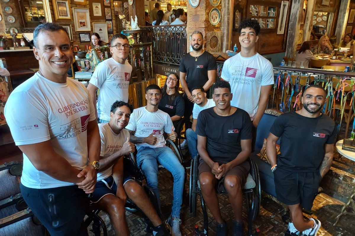 Restaurante Casa de Tereza e Tereza Paim recebem nadadores paralímpicos do Projeto NAR da Fundação José Silveira! 