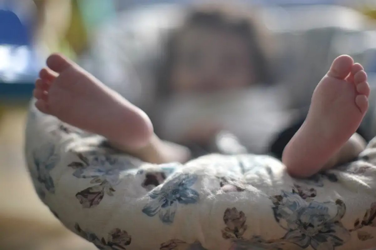 Mais de 70 mil crianças baianas foram registradas sem o nome do pai desde 2020