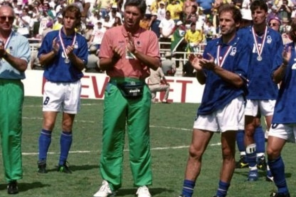 Carlo Ancelotti já foi auxiliar técnico da Itália na Copa de 1994; relembre desempenho da Seleção