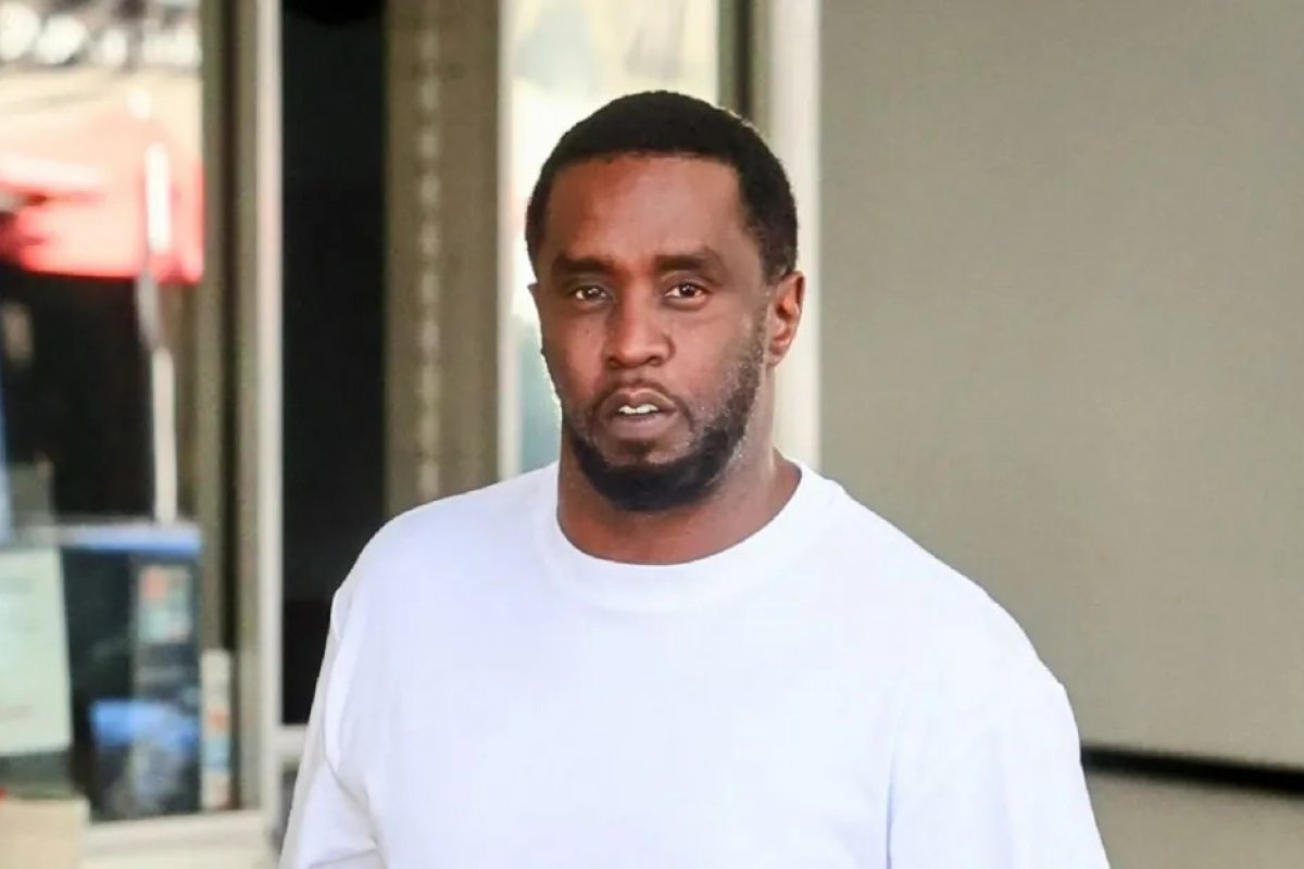 Filhas de Sean Diddy vão a julgamento, mas deixam sessão duas vezes durante depoimentos fortes