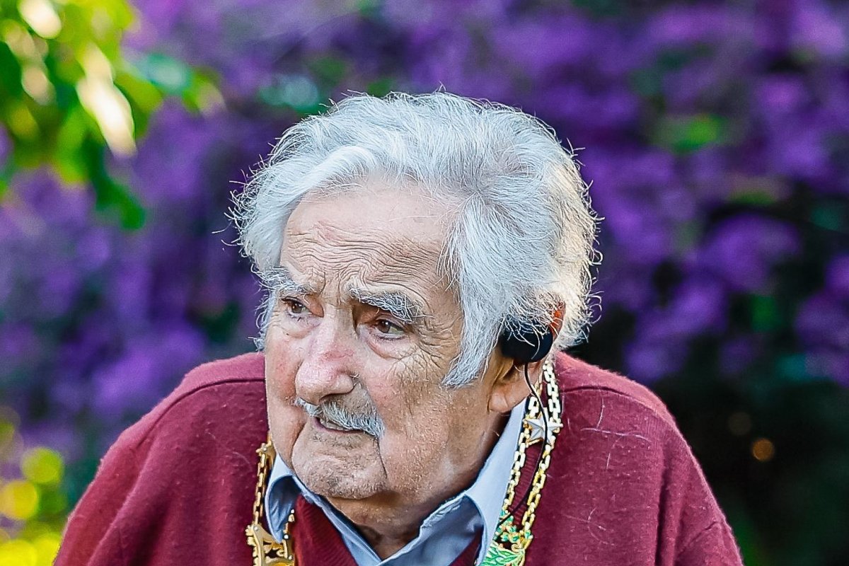 Ex-guerrilheiro, Mujica passou 12 anos preso, comeu sabão e perdeu dentes