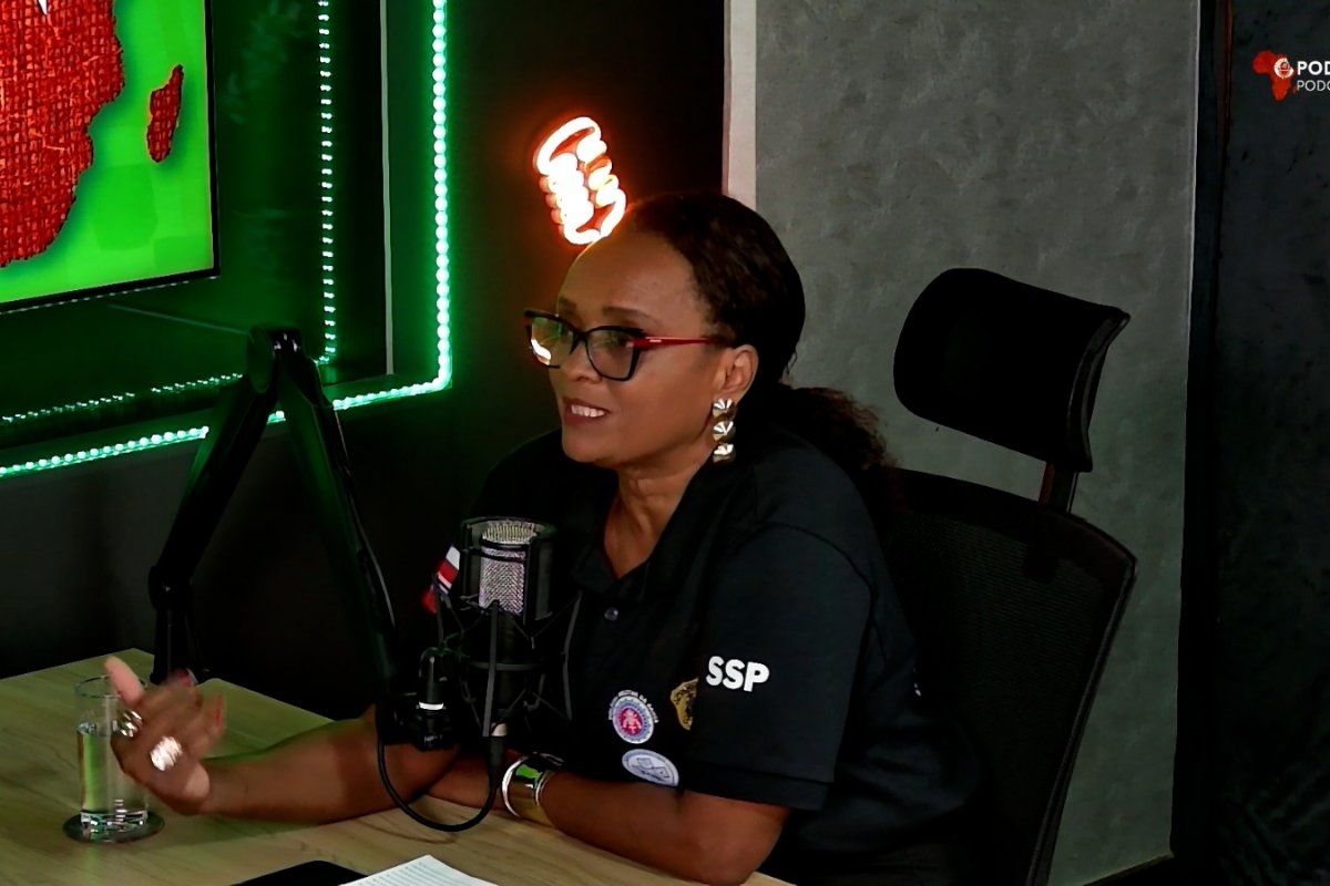 Vídeo: “É muito fácil alguém dizer que não existe racismo na Polícia Militar”, afirma Denice Santiago no podcast Podomblé