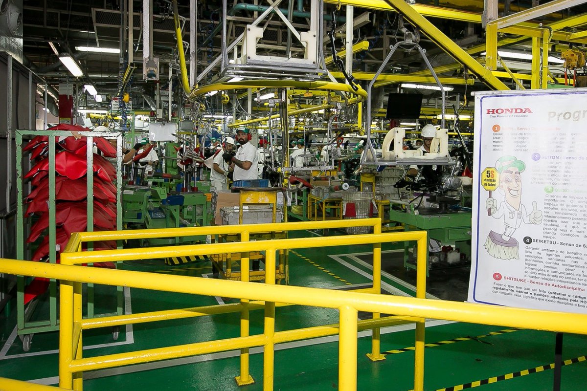 Setor de serviços aumenta 2,4% no 1° trimestre de 2025, aponta IBGE