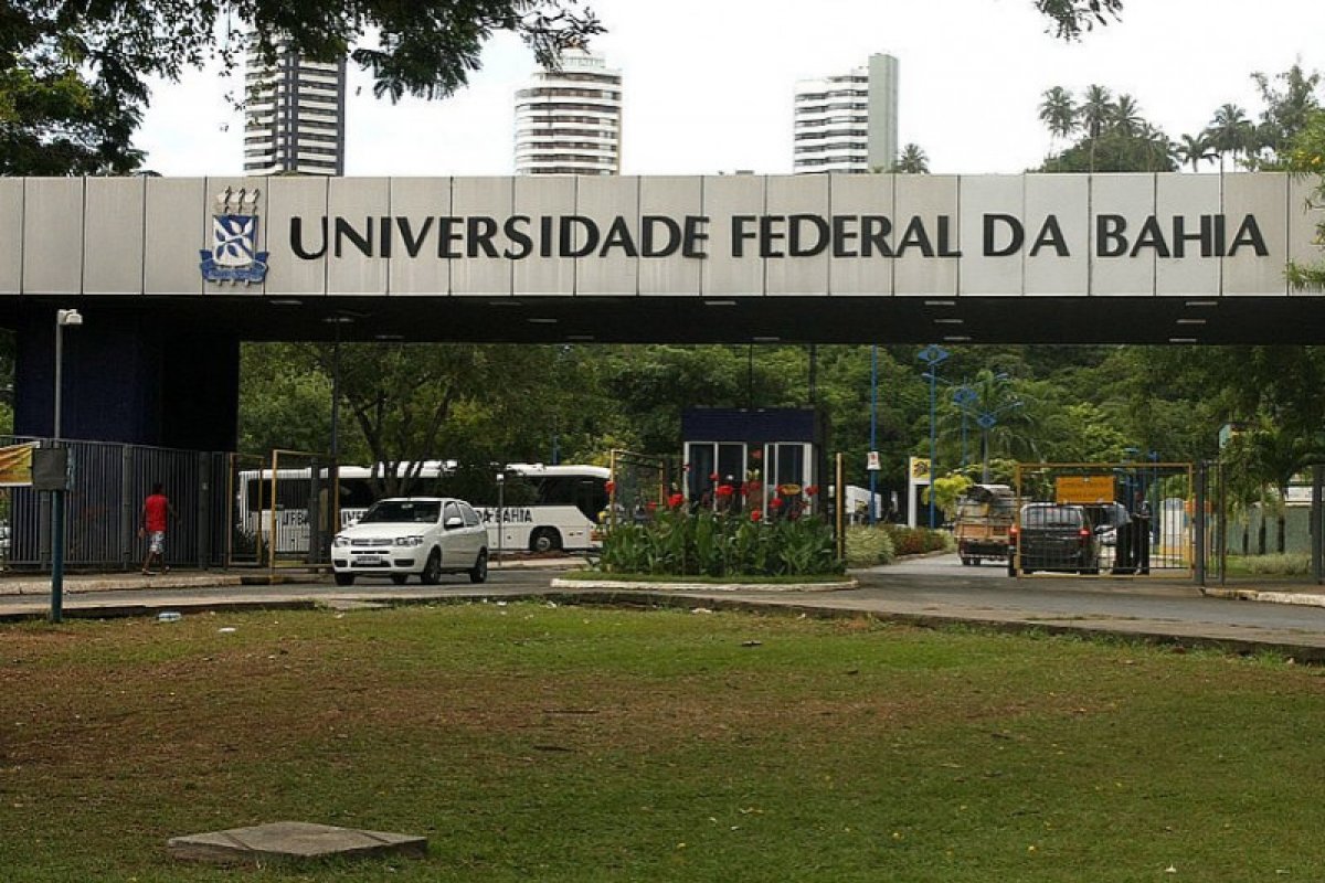 UFBA divulga inscrições para vaga de professor; salário pode chegar até R$ 13 mil