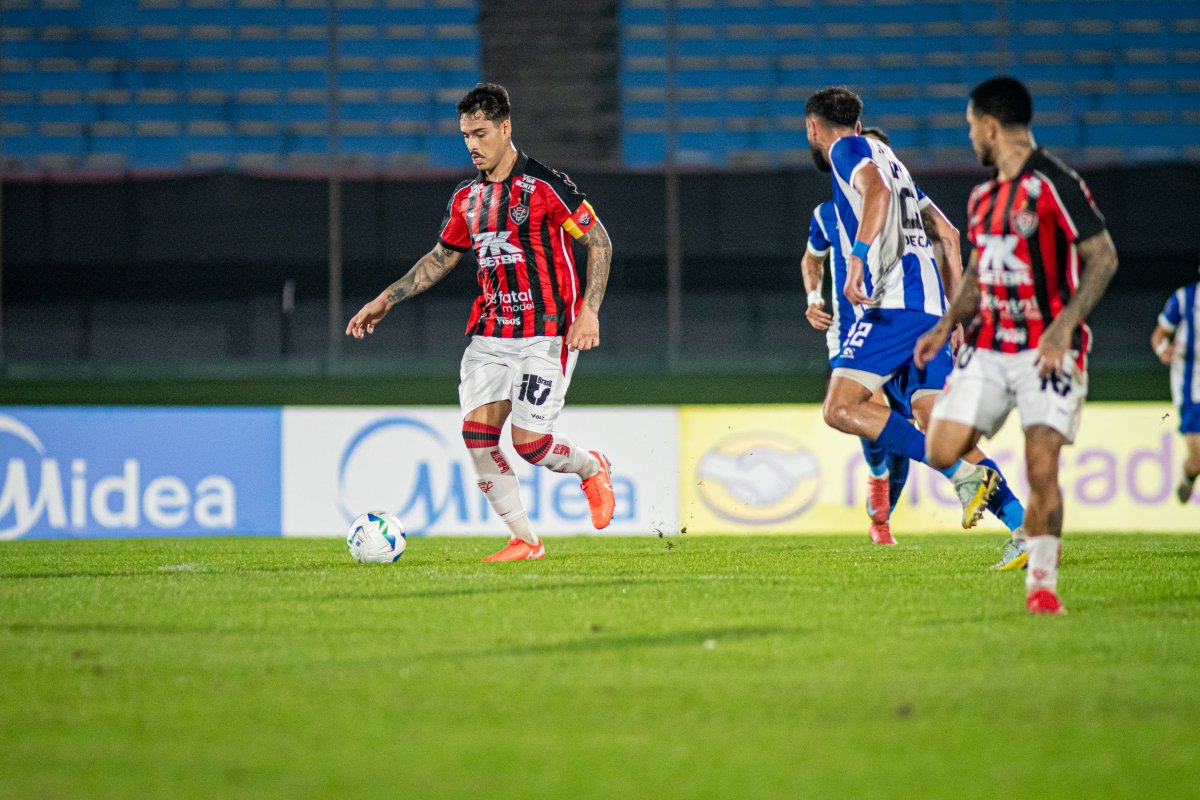 Vídeo: Vitória vence Cerro Largo e fica vivo por vaga nos playoffs da Sul-Americana; confira o gol do Leão
