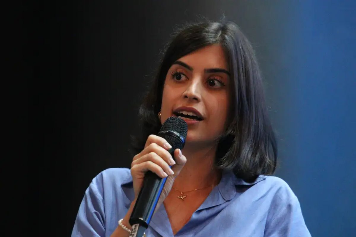 Após pressão da oposição, governo quer relatoria da CPI do INSS; Tabata Amaral é avaliada para o posto