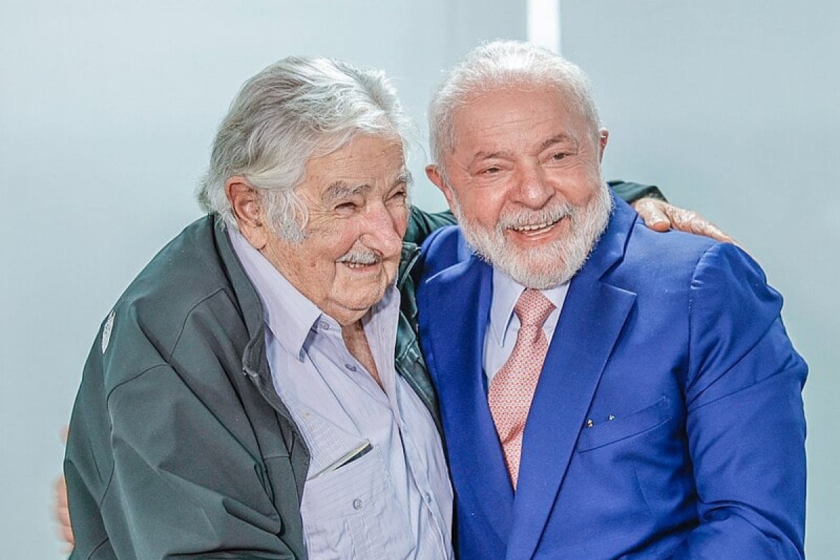 Lula viaja ao Uruguai para participar do enterro de Pepe Mujica