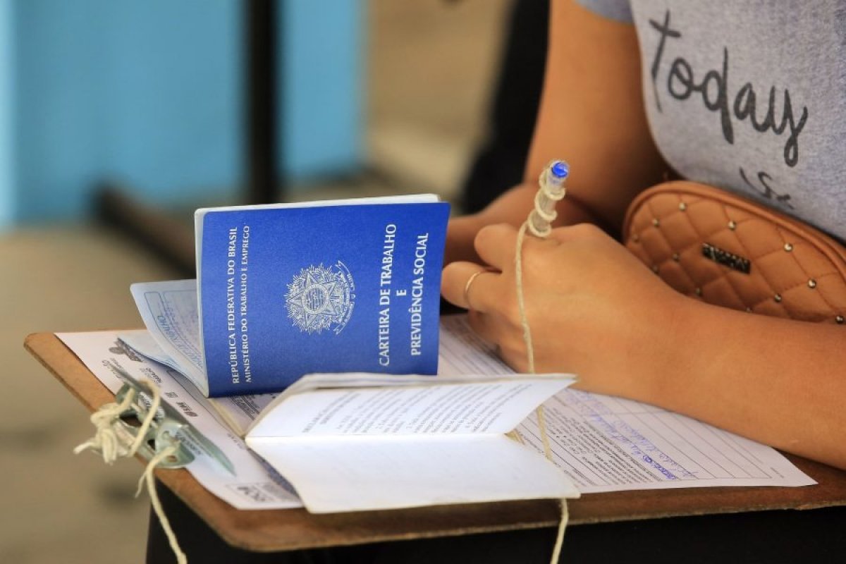 O fantasma do CLT entre os jovens: de sinônimo de estabilidade a xingamento