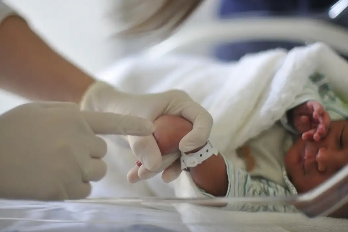 IBGE aponta redução nos registros de nascimentos e mortes; Bahia está entre os estados com maior queda de recém-nascidos