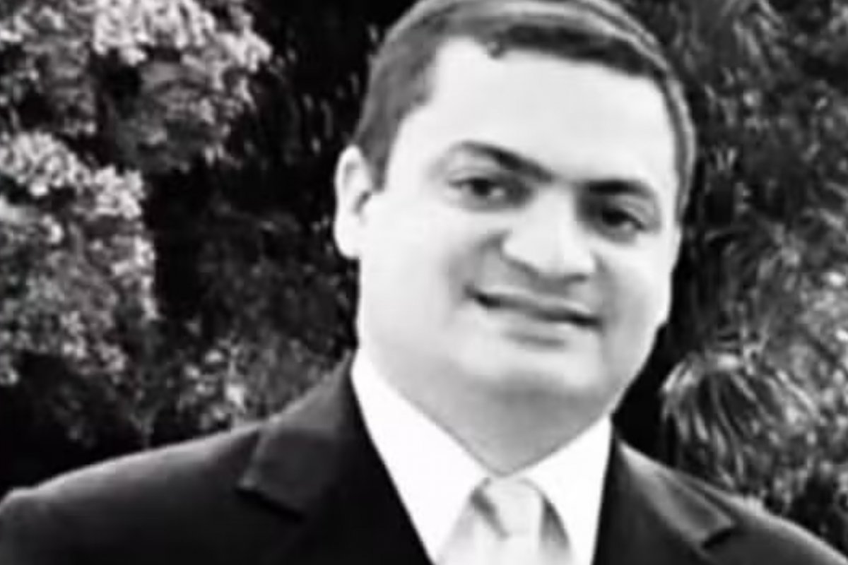 Médico de 46 anos morre em acidente entre carro e caminhão na BR-324