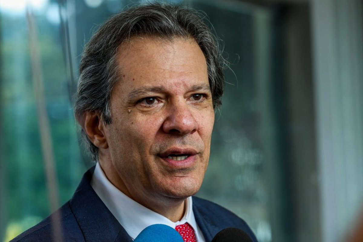 AGU consegue bloquear site que aplicava golpe com rosto de Haddad