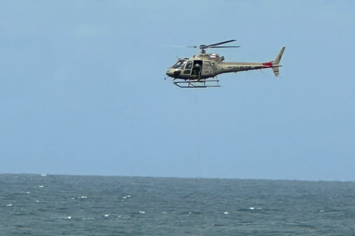 Vídeo: banhistas são resgatados por agentes do Graer na Praia da Barra