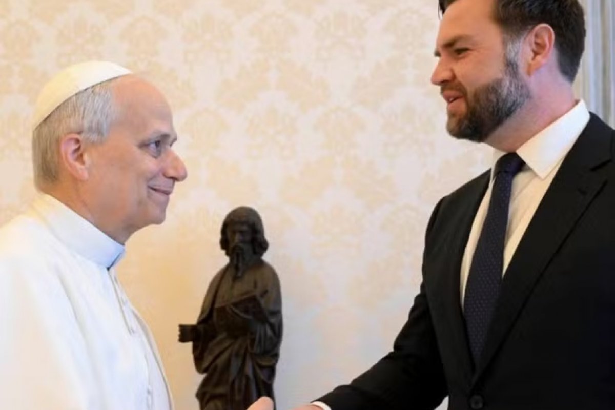Papa Leão XIV recebe vice-presidente dos EUA, JD Vance, para discutir guerras e relações bilaterais