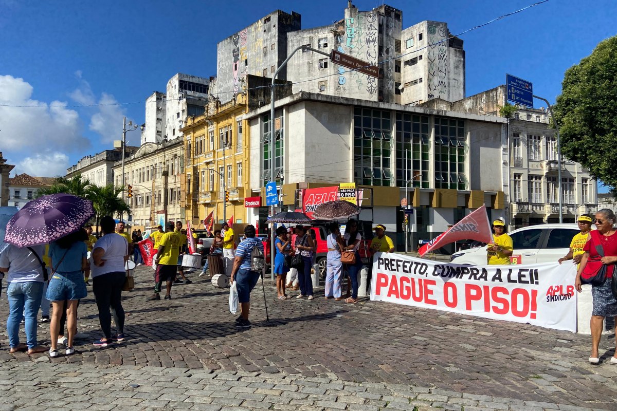 Vídeo: "A categoria continua em greve", diz vice-presidente do Conselho Municipal de Educação sobre possível acordo com a prefeitura