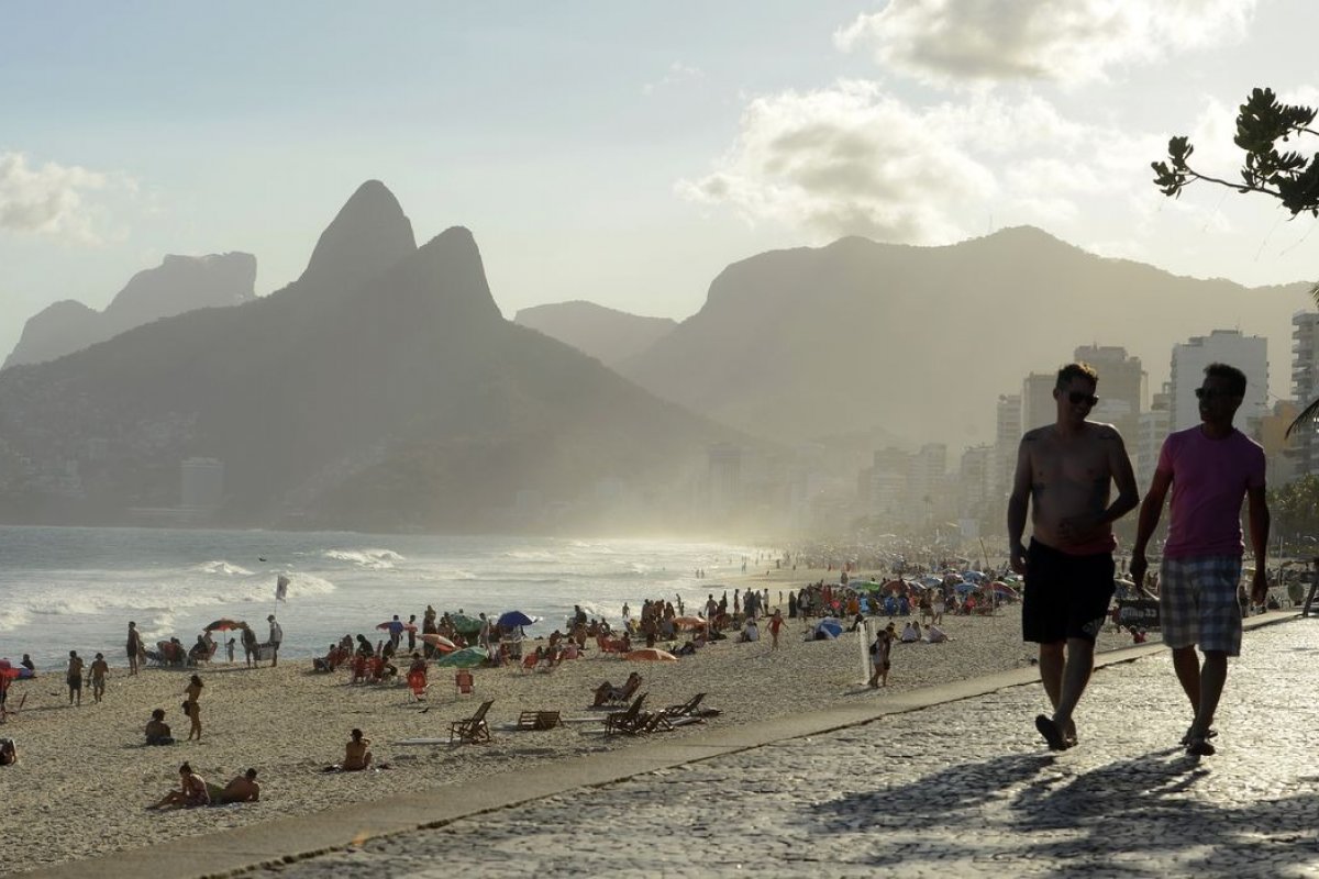 Brasil deve receber quase 7 milhões de turistas em 2025, aponta Embratur