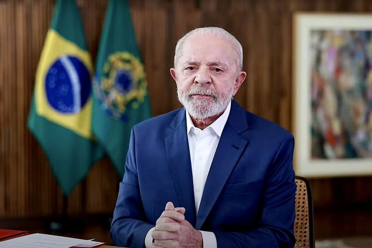 Governo Lula compra galões de água 7 vezes mais caro para a COP30