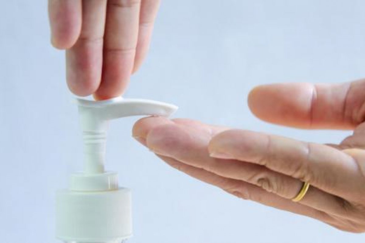 Fecomércio-BA informa quais estabelecimentos são obrigados a disponibilizar álcool em gel