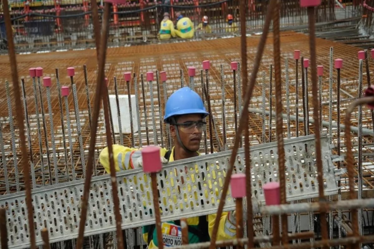IBGE: setor da construção registra aumento no número de trabalhadores em 2023