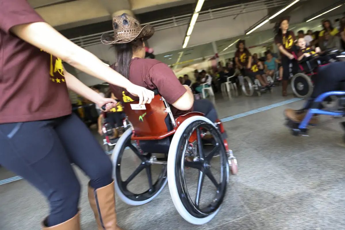 Bahia ultrapassa 1 milhão de pessoas com deficiência; maioria é mulher, aponta IBGE