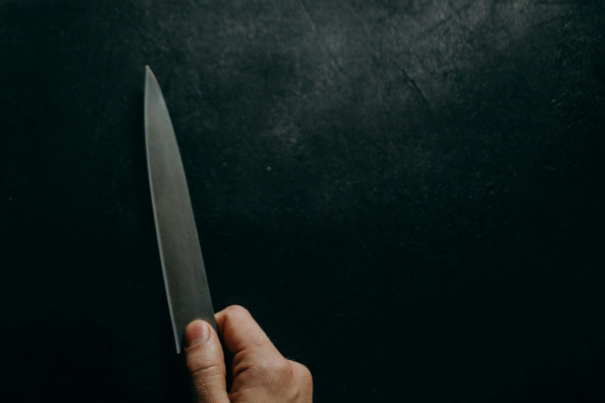 Mulher esfaqueia ao menos 12 pessoas em Hamburgo, na Alemanha