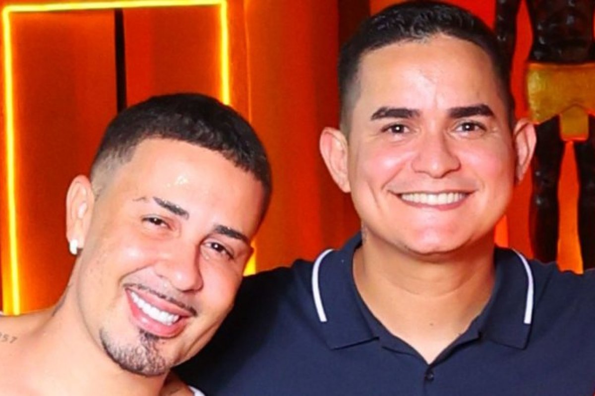 Ex-empresário de Luva de Pedreiro assina com Carlinhos Maia! 