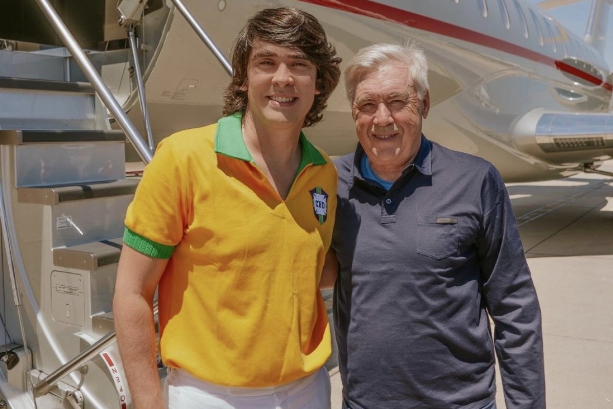 Empresário Diego Fernandes e o técnico da CBF Carlo Ancelotti estão a caminho do Brasil. Saiba detalhes;