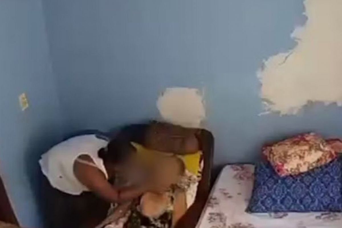 Cuidadora é presa após ser flagrada agredindo idosa no oeste da Bahia