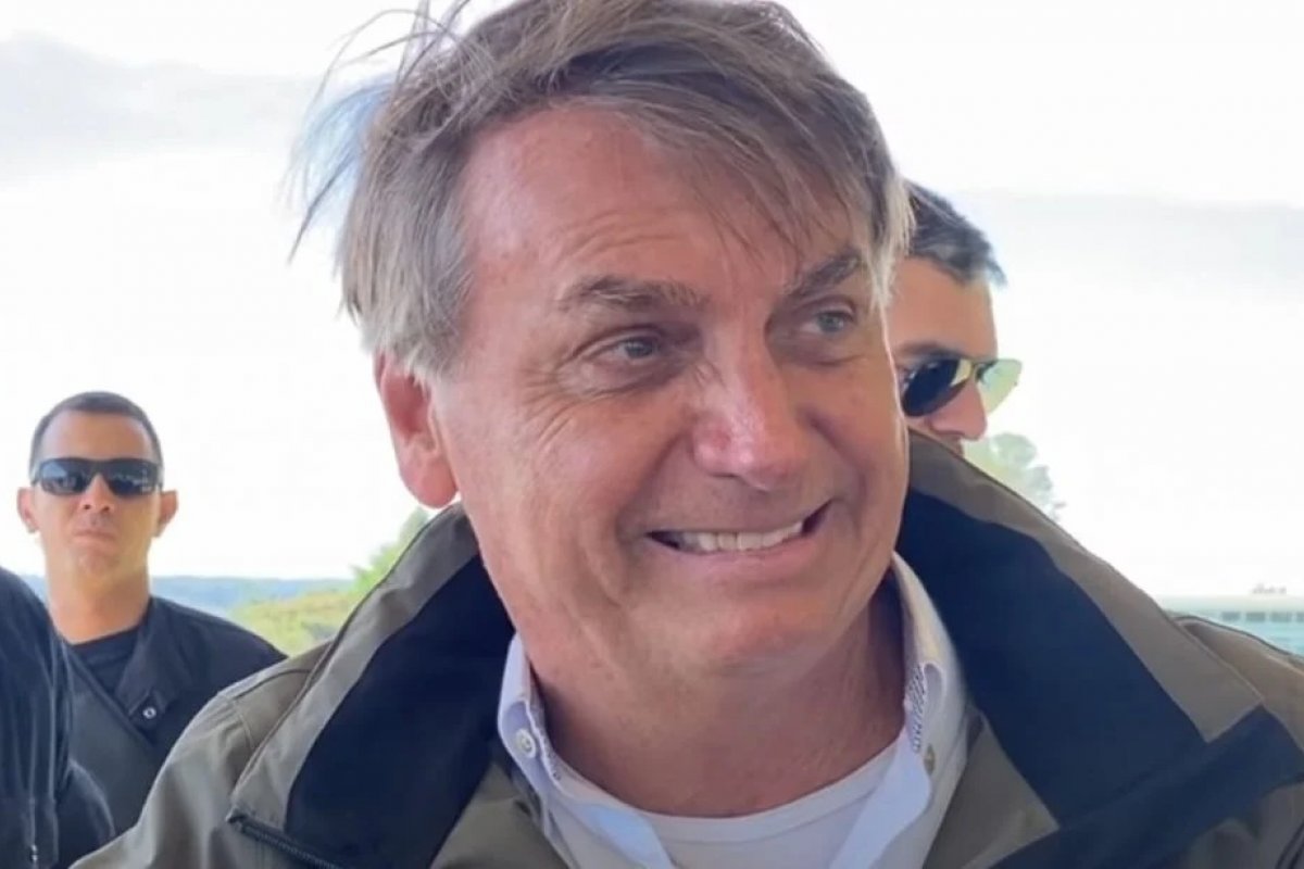 ‘Afeta população de baixa renda’, diz Bolsonaro ao criticar aumento do IOF no governo Lula