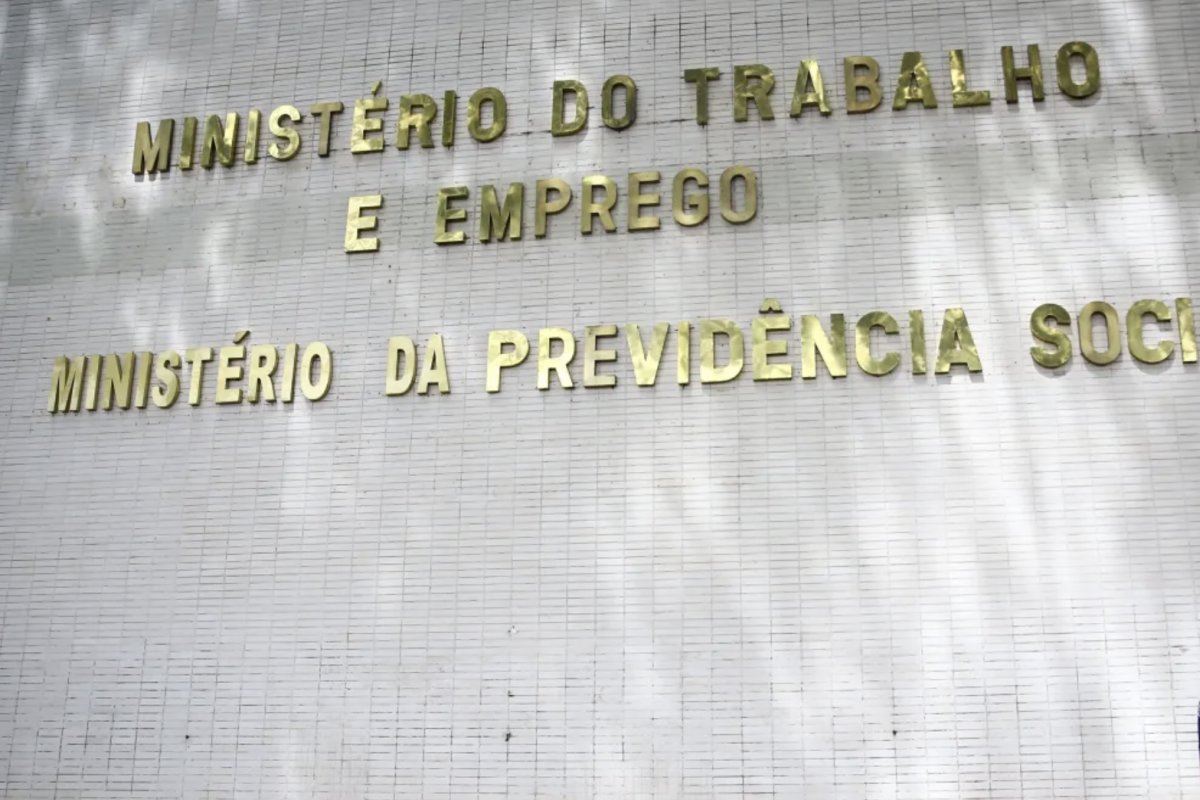 Entidades sob apuração são retiradas do conselho da Previdência pelo governo