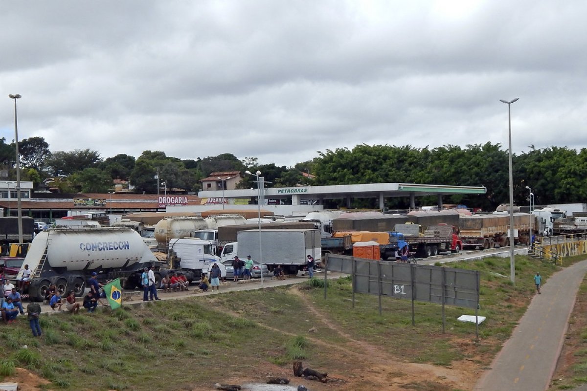 Fux adia data de julgamento de ações contra tabela do frete