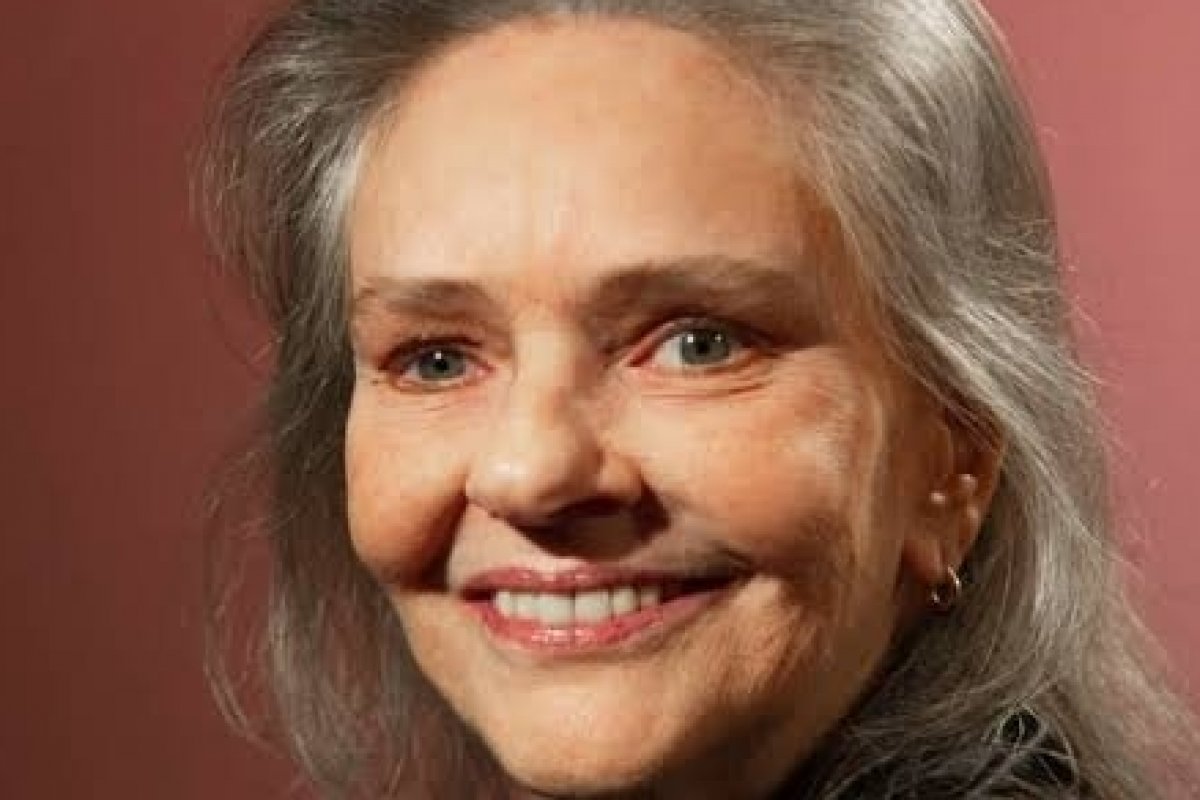 Com infecção no sangue e “suspeita de câncer”, Angela Ro Ro pede ajuda!