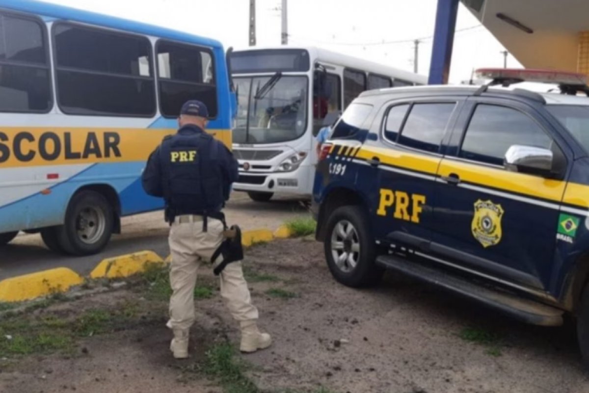 Ex-diretor da PRF confirma ordem do governo Bolsonaro de blitz nas eleições, mas nega direcionamento