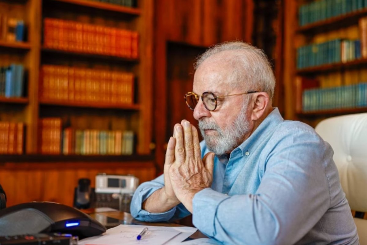 Lula passa por avaliação médica e despacha do Palácio do Alvorada nesta terça (27)