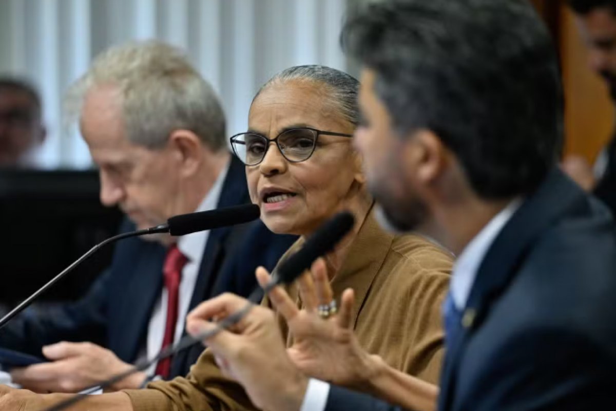 Ministras desaprovam tratamento dado a Marina Silva por senadores