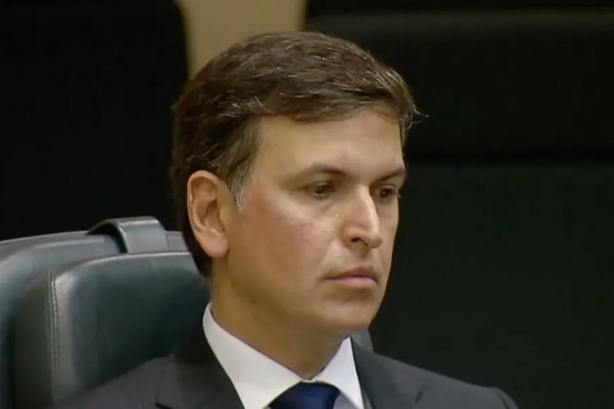 Fraudes no INSS: delegado da PF será ouvido na Câmara hoje (28)