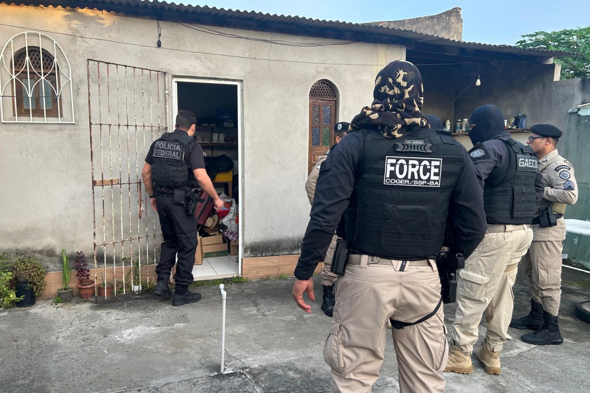 Vídeo: PMs são alvos de investigação contra lavagem de dinheiro e jogo do bicho na Bahia