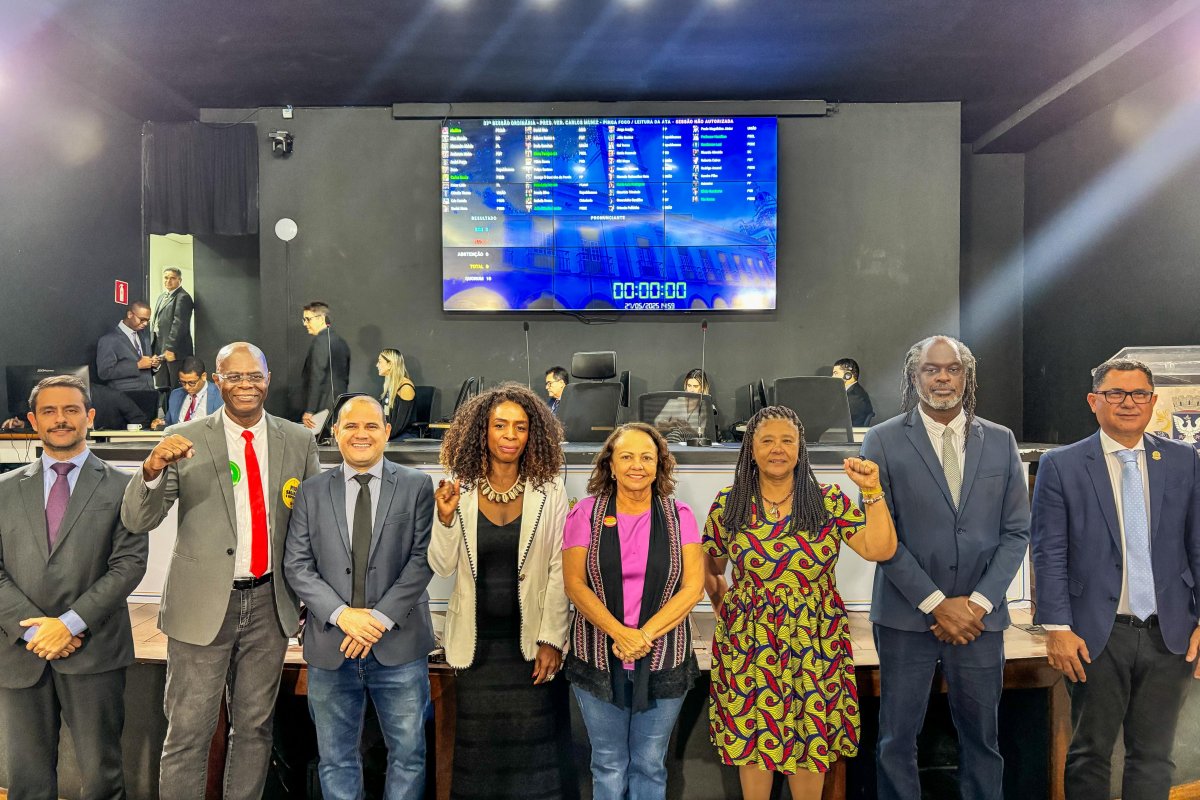 Aladilce diz que oposição na Câmara rejeitará urgência em projetos salariais do Executivo