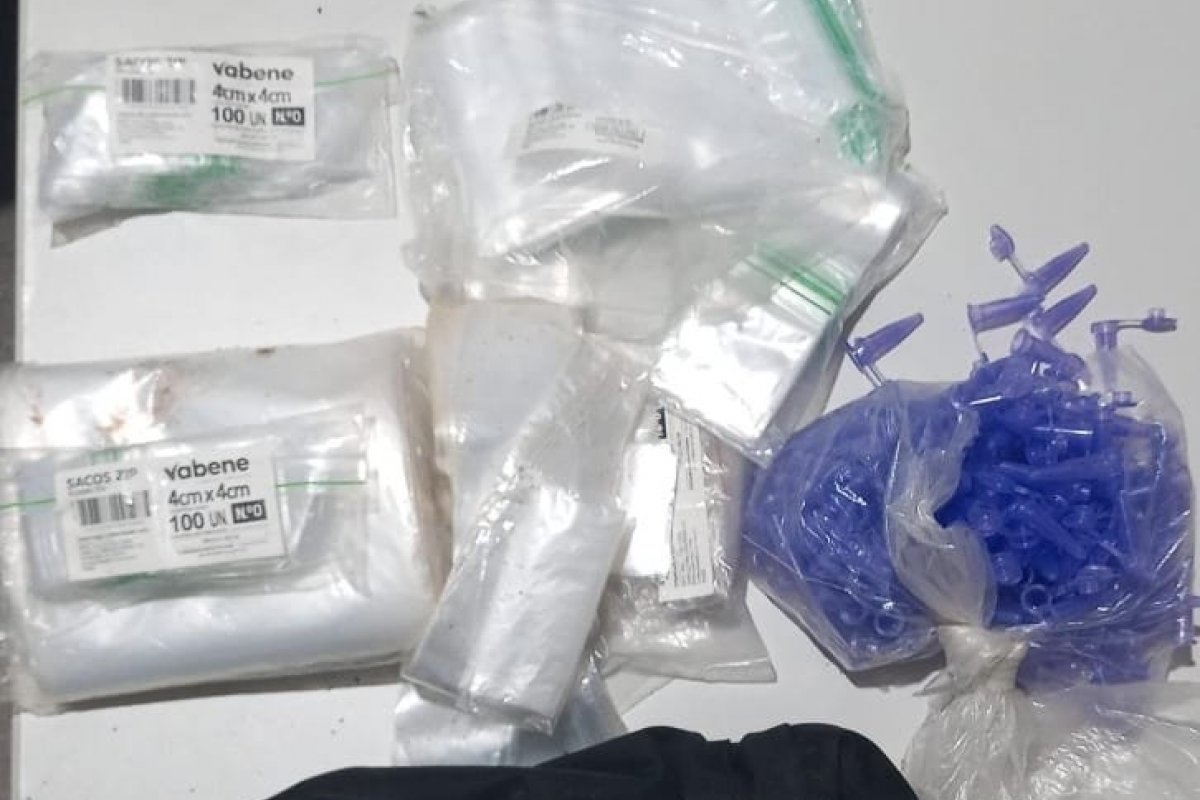 Homem é preso com drogas durante patrulha da PM em Camaçari