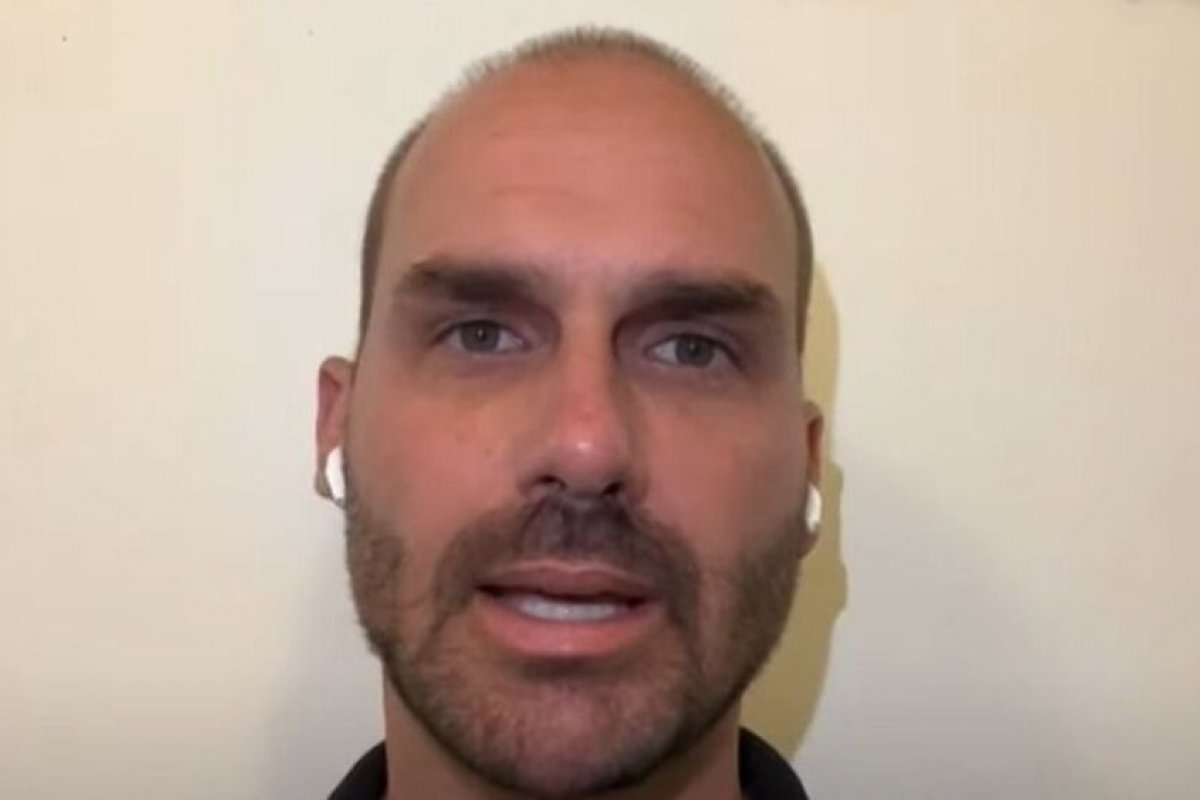 Nos EUA, Eduardo Bolsonaro diz estar ‘satisfeito’ com restrição de visto a autoridades estrangeiras