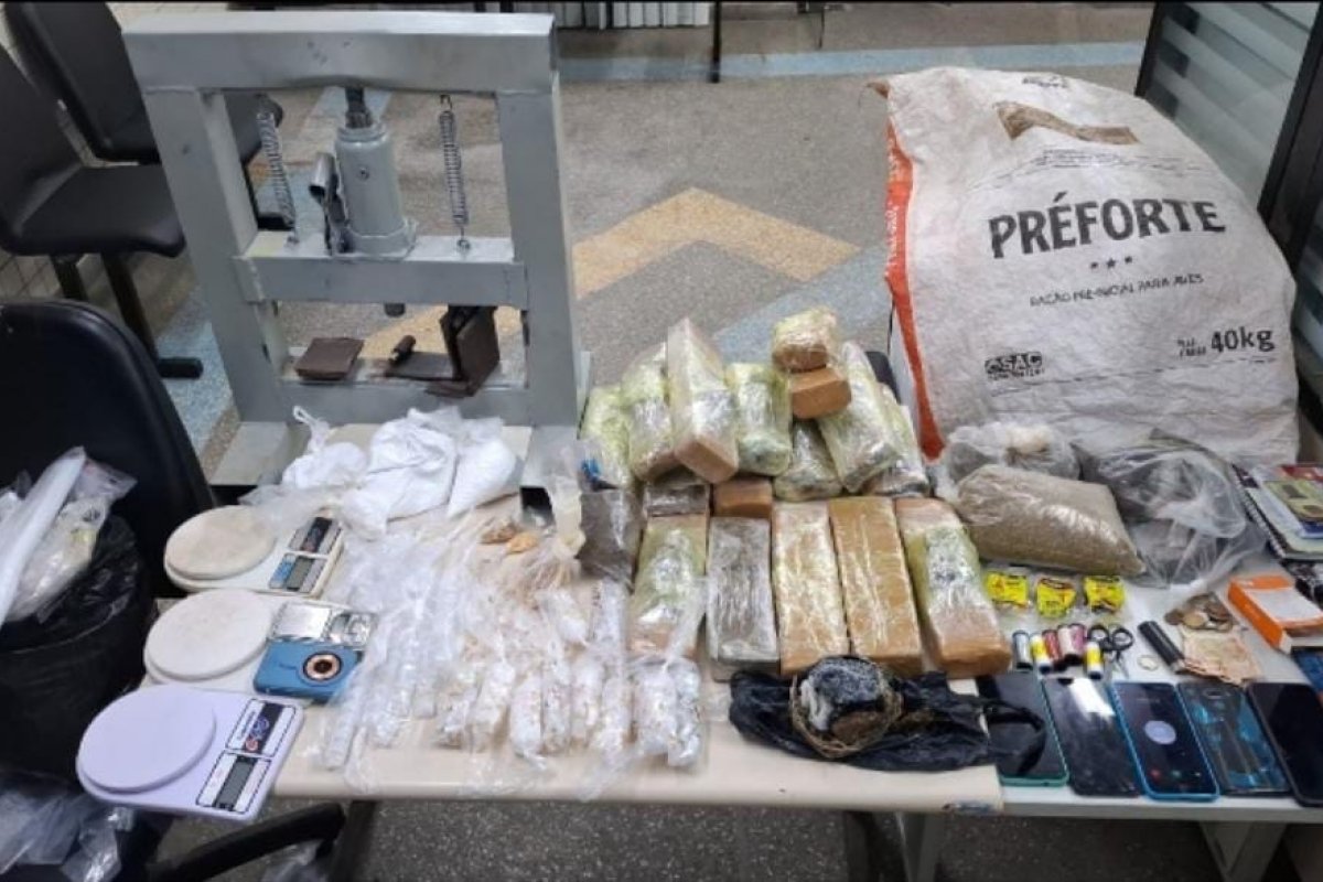 Polícia Militar desativa laboratório de drogas em Jauá