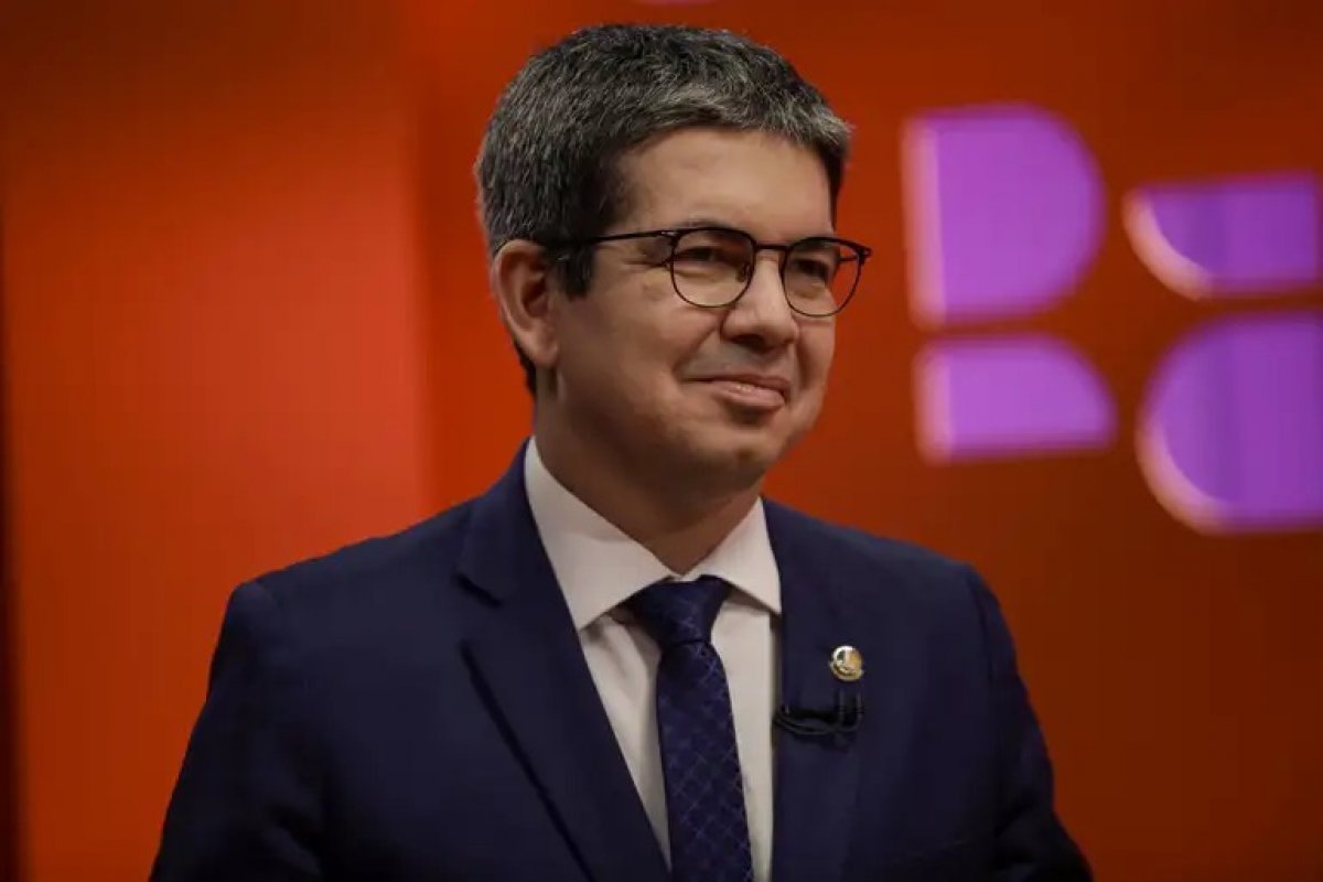 Governo avalia manter aumento do IOF em 2025 e buscar alternativa para 2026