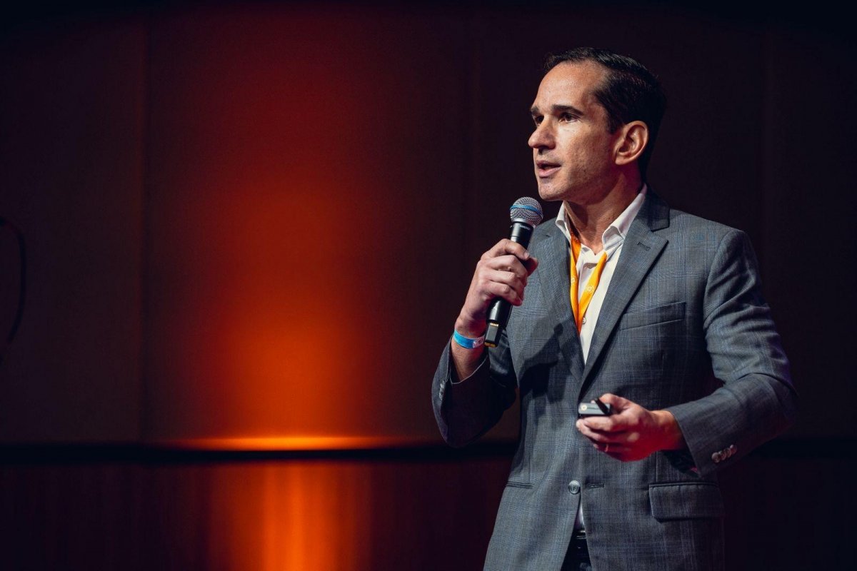 Dr. David Sadigursky realiza palestra sobre evolução do PRP em evento internacional!  