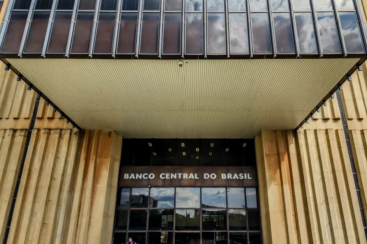 "É de um amadorismo assustador", afirma ex-diretor do Banco Central sobre aumento do IOF