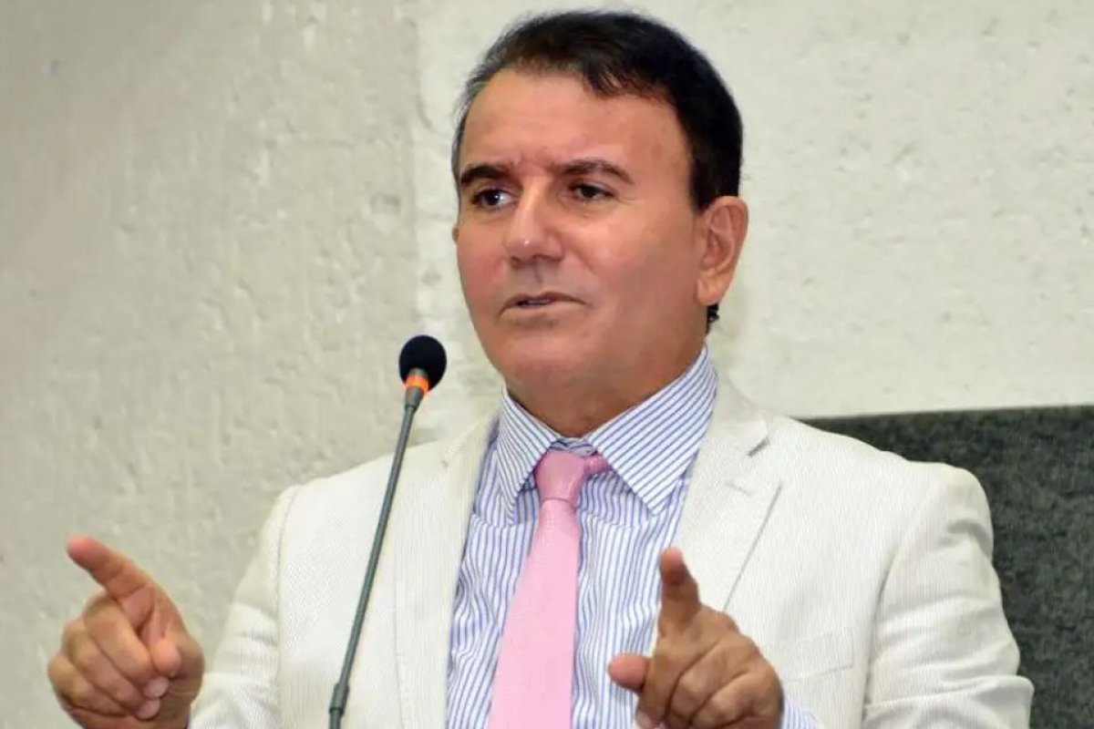 Prefeito de Palmas é alvo da PF em operação sobre venda de sentenças no STJ