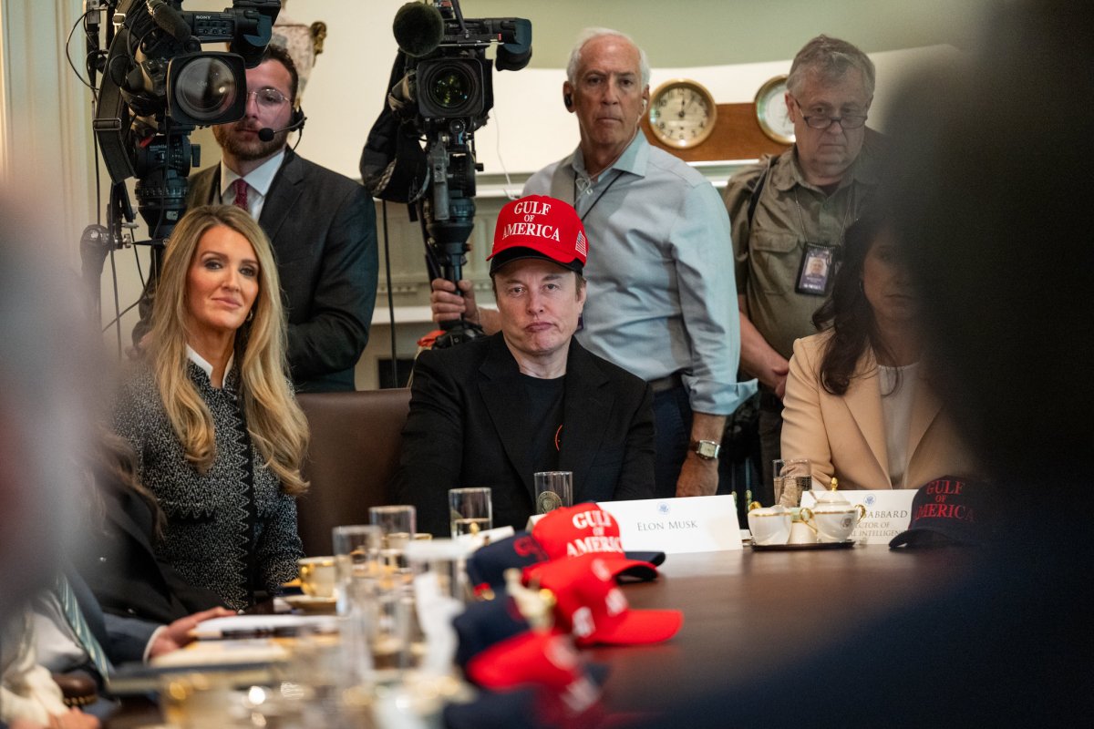 Musk vai, mas pode voltar, diz Trump em entrevista de despedida do bilionário