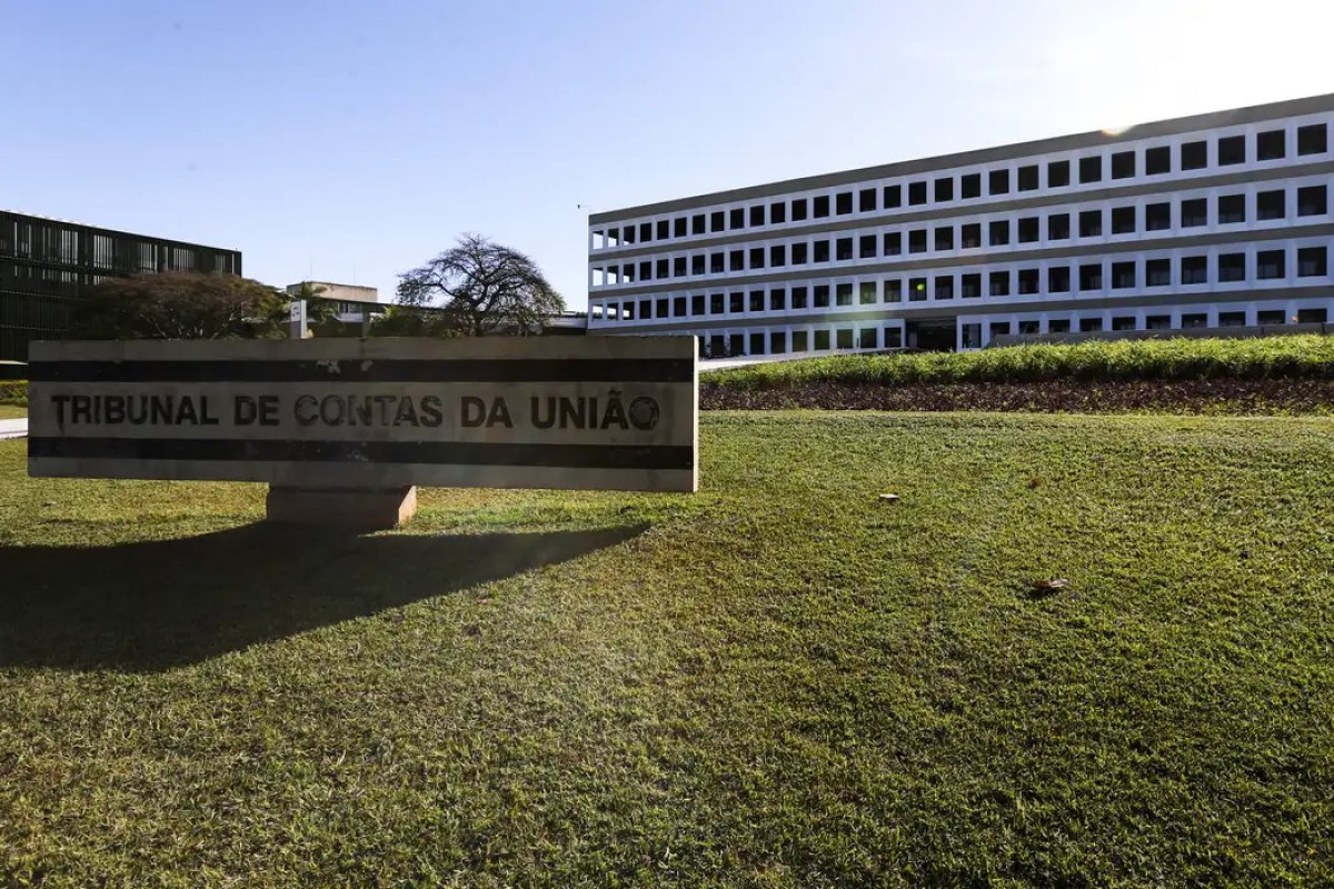 TCU abre 40 vagas para concurso de nível médio com salários acima de R$ 15 mil