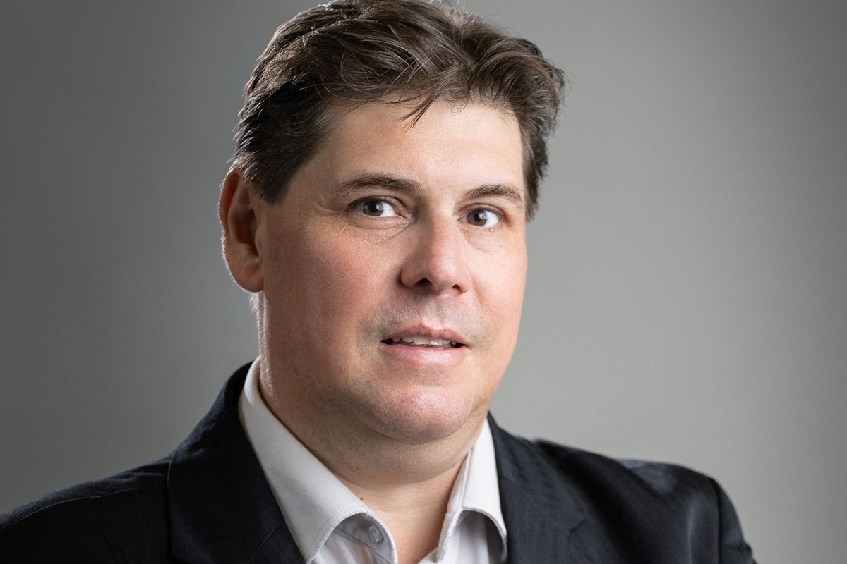 Escritor lança livro sobre máfia italiana!