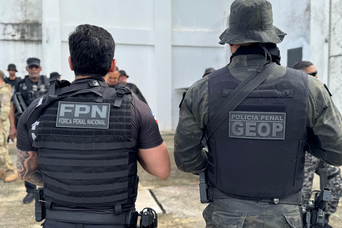 Vídeo: Força Nacional realiza vistoria geral no Conjunto Penal de Eunápolis após atentado contra diretor e fuga de 16 detentos