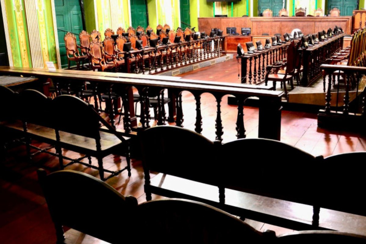 Após incêndio, Câmara de Salvador retoma sessões no plenário hoje (02)