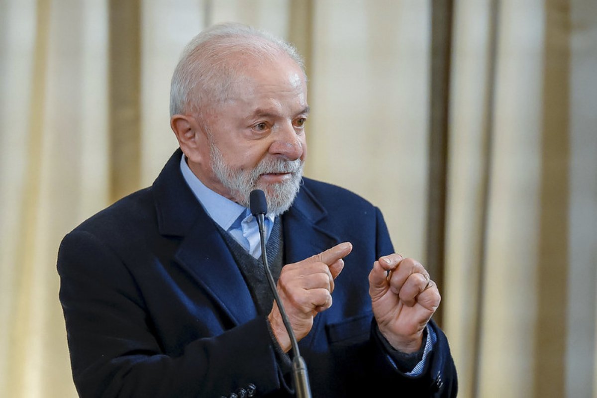 Lula diz que, 'se estiver bonitão do jeito que estou, extrema direita não volta a governar'